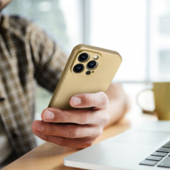 Kryt Metallic na Apple iPhone 16 Plus Zlatý