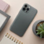 Kryt Metallic na Apple iPhone 16e Šedý